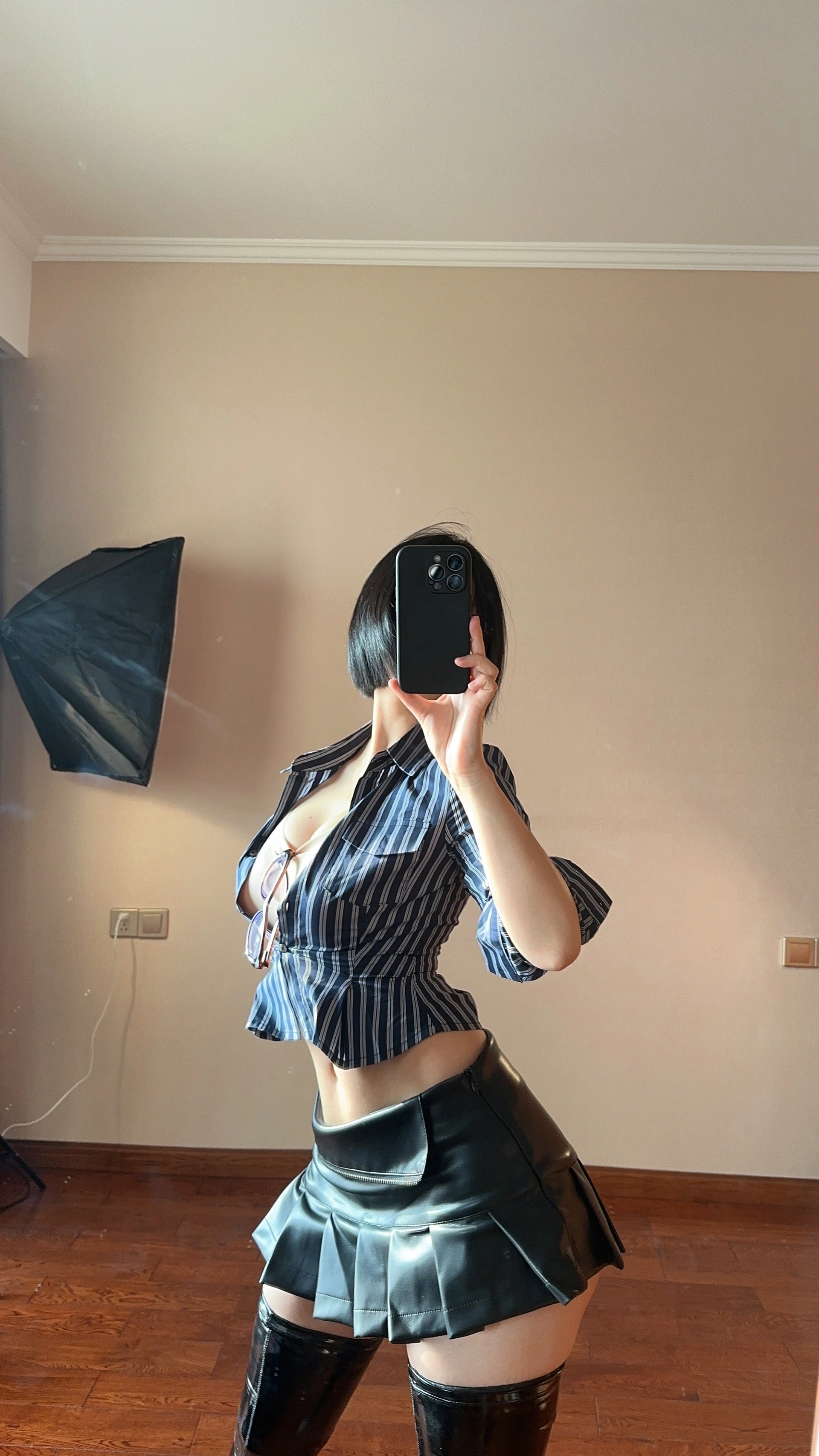 俏妞qiaoniuTT – NO.107 战神皮靴 3